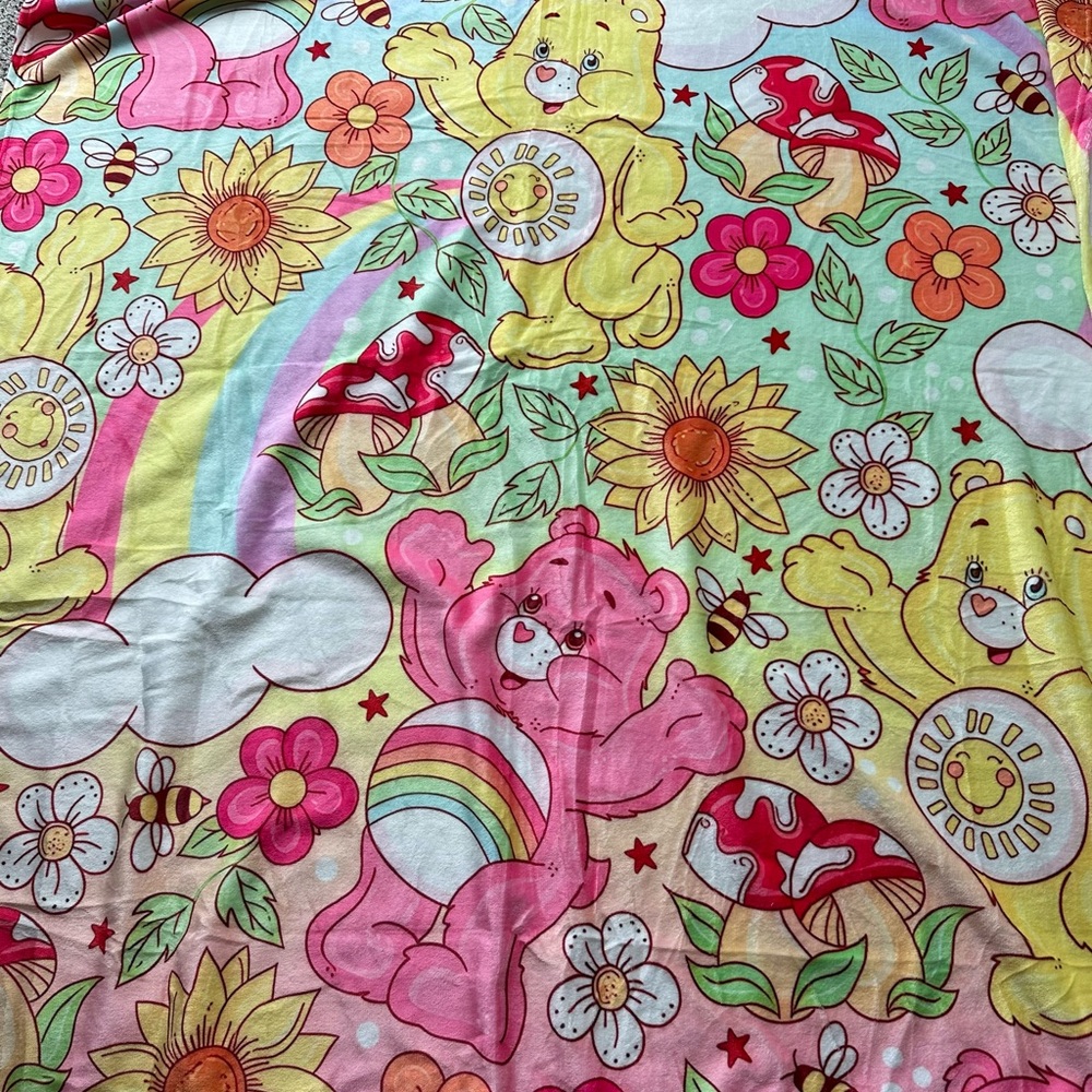 Colorful Cartoon Character Plush Blanket 50x60 NWOT